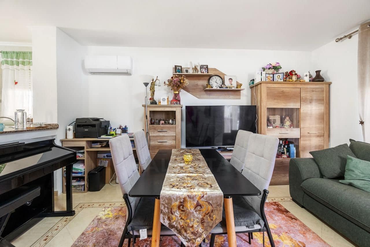3 makuuhuone Huvila myytävänä paikassa Alicante kaupunki mukana uima-altaan 
autotalli - 295 000 € (Ref: 9987602)