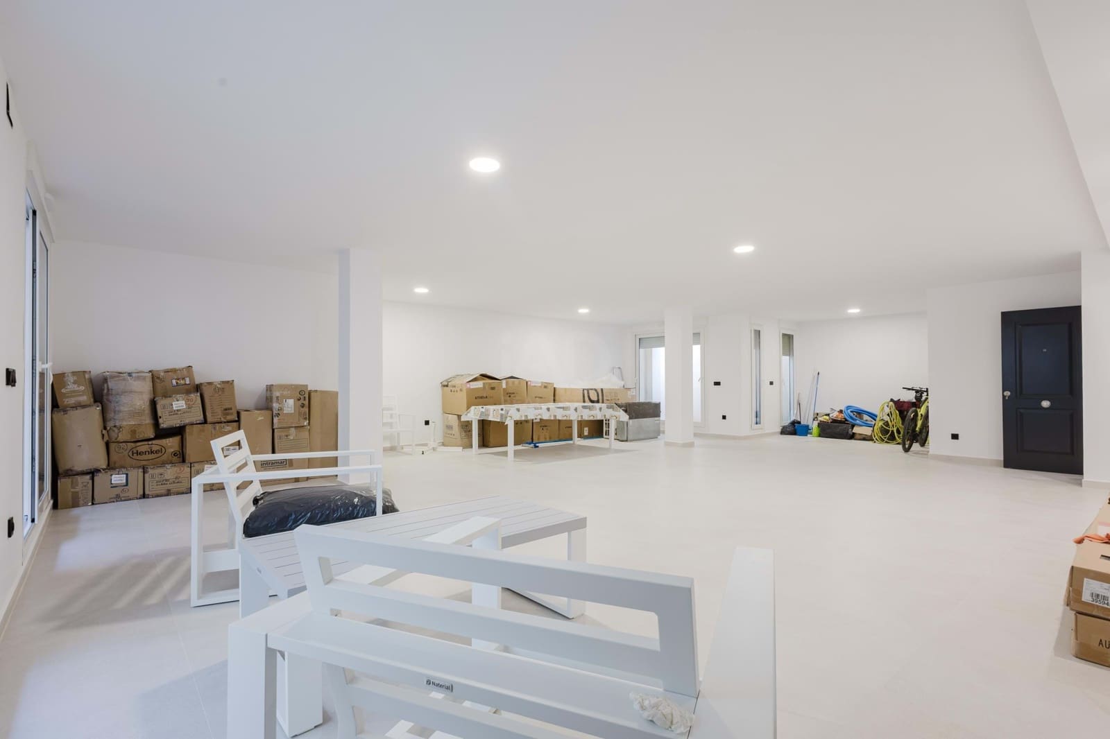 4 bedroom Villa for sale in Algorfa with pool garage - € 770,000 (Ref: 9987603)