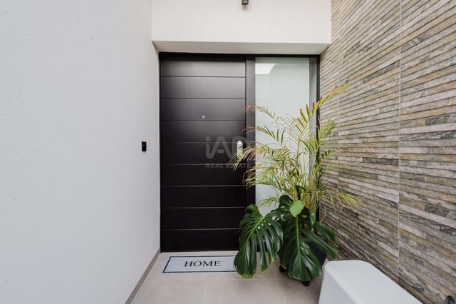 4 bedroom Villa for sale in Algorfa with pool garage - € 770,000 (Ref: 9987603)