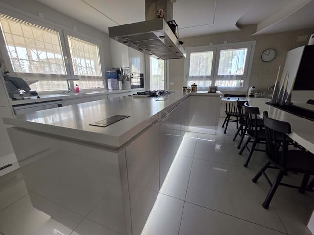 6 camera da letto Villa in vendita in Lleida città - 890.000 € (Rif: 9987604)