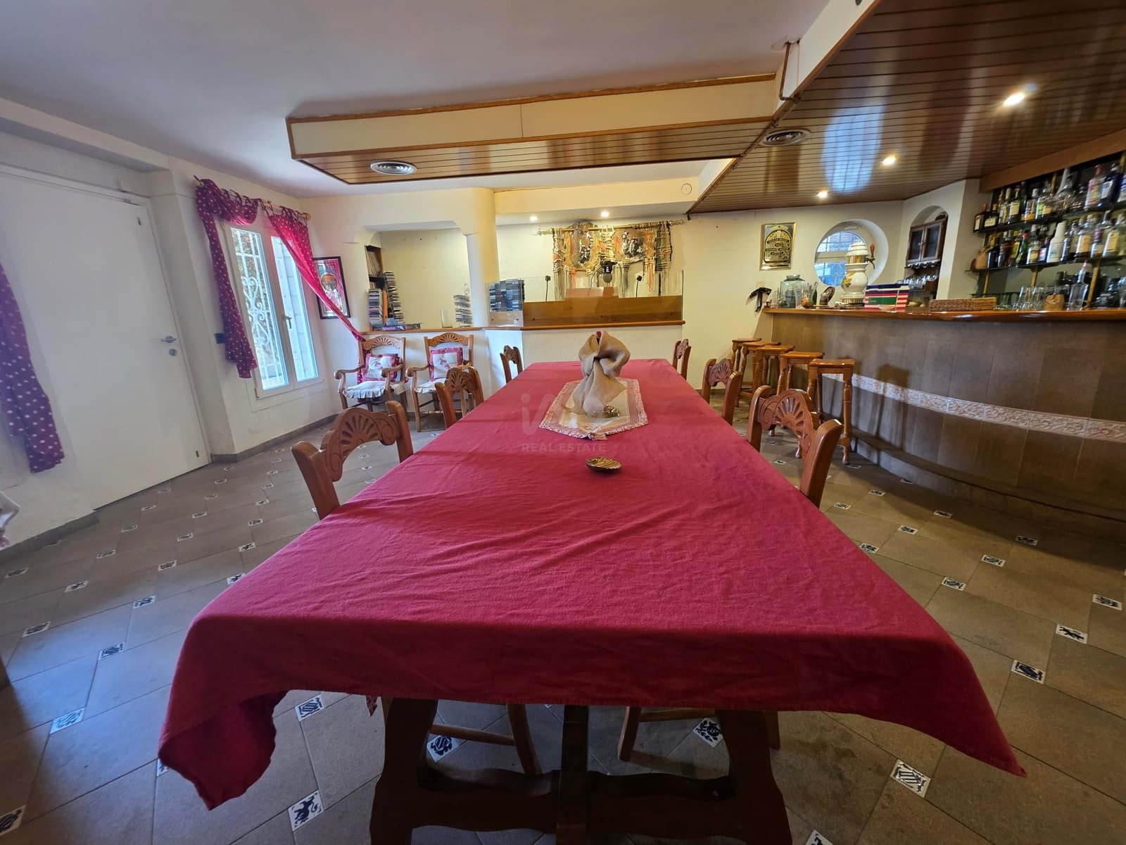 6 slaapkamer Villa te koop in Lerid stad - € 890.000 (Ref: 9987604)
