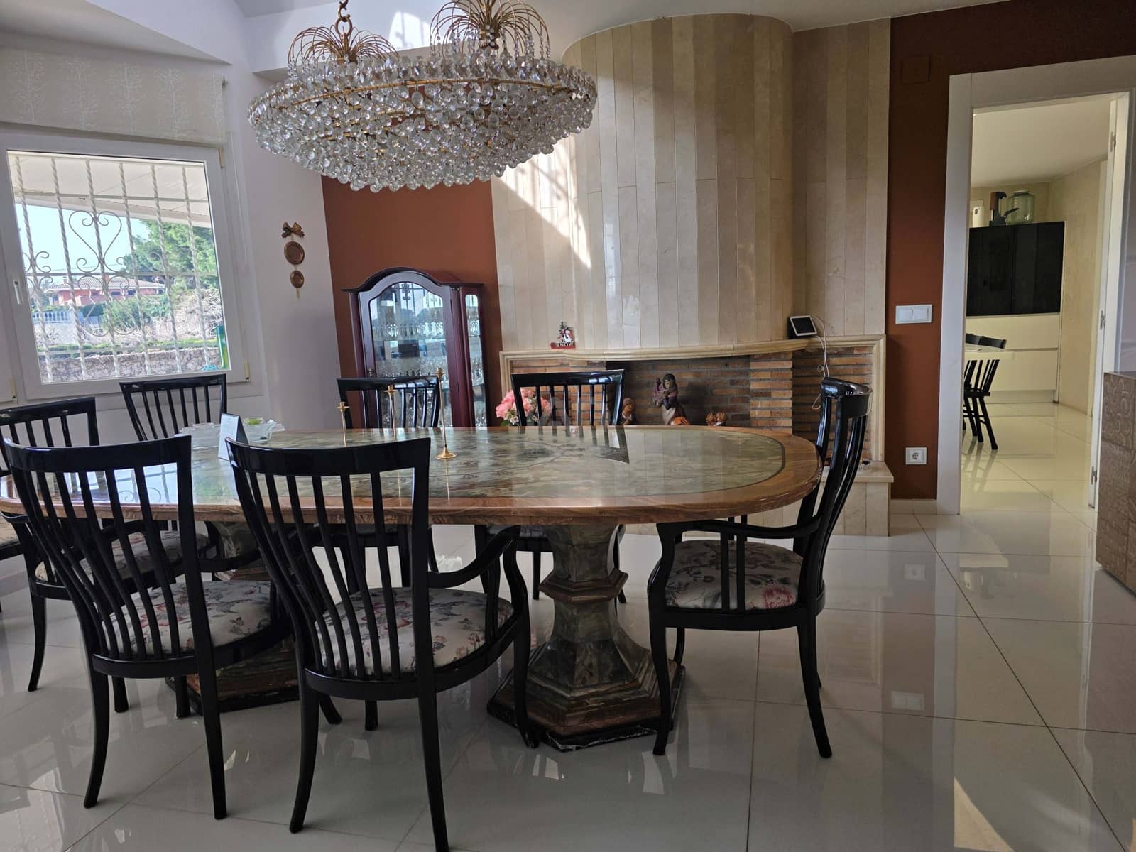 6 slaapkamer Villa te koop in Lerid stad - € 890.000 (Ref: 9987604)
