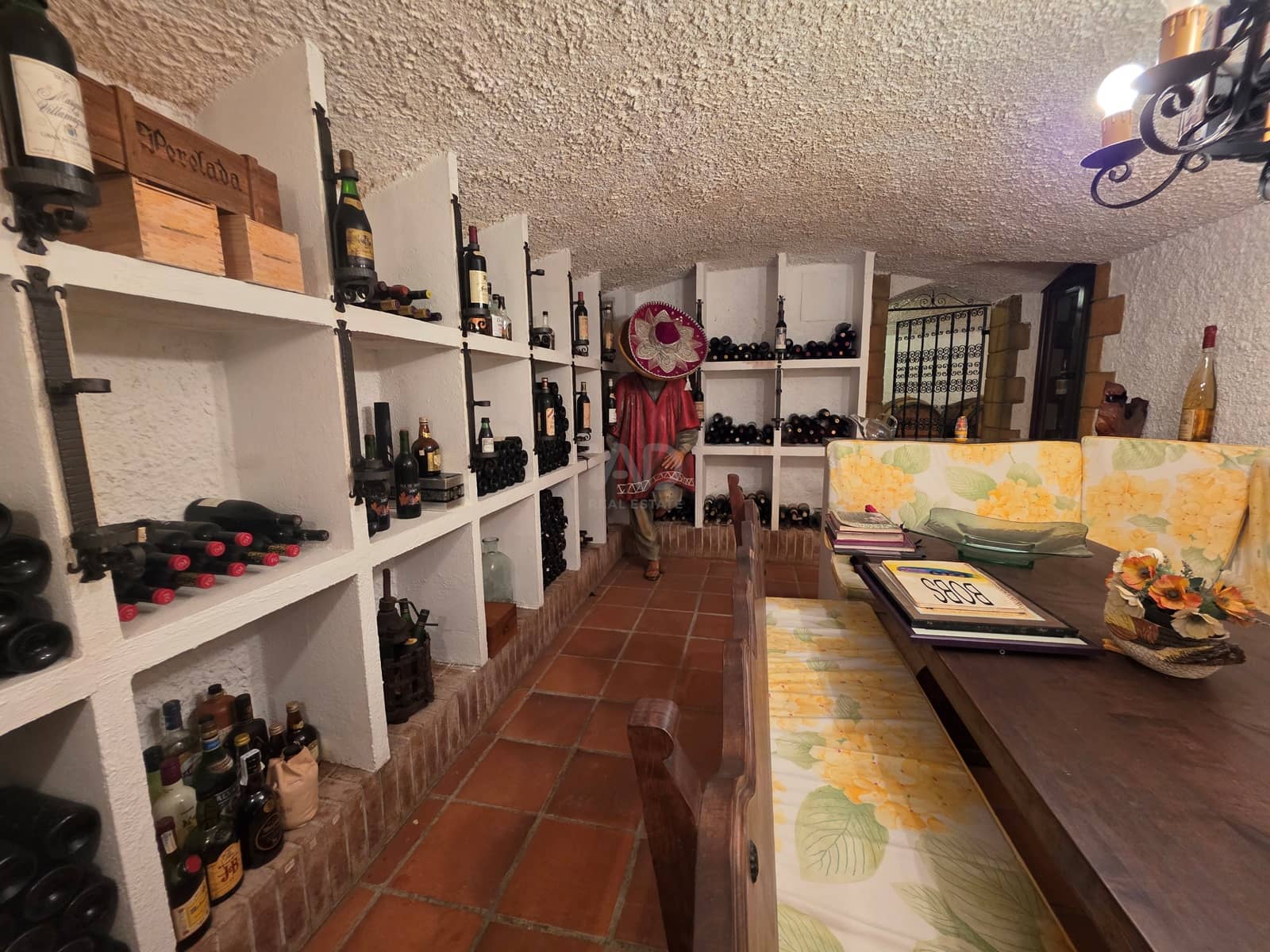 6 slaapkamer Villa te koop in Lerid stad - € 890.000 (Ref: 9987604)