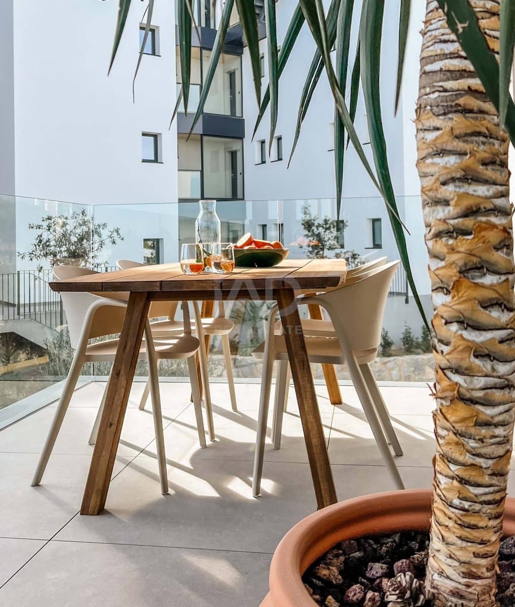 2 soverom Leilighet til salgs i Alicante by med svømmebasseng garasje - € 379 900 (Ref: 9987605)