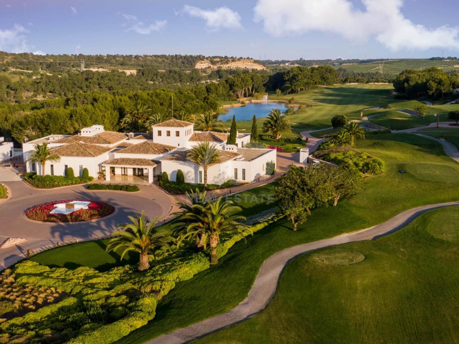 2 soverom Leilighet til salgs i Alicante by med svømmebasseng garasje - € 379 900 (Ref: 9987605)