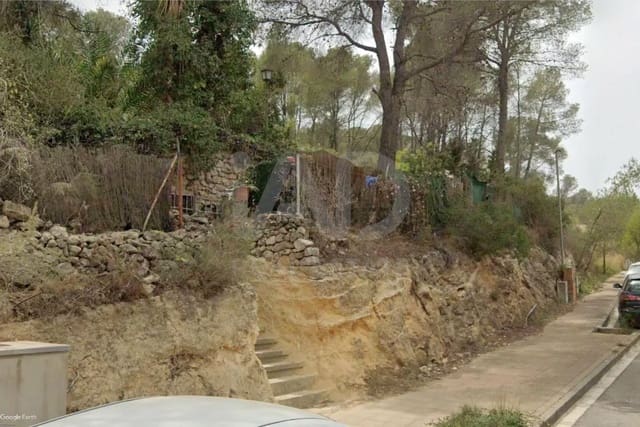 Undeveloped Land for sale in Barcelona city - € 240,000 (Ref: 9987611)