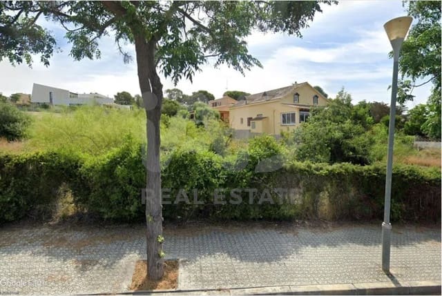 Ubebygd land til salgs i Barcelona by - € 430 000 (Ref: 9987614)
