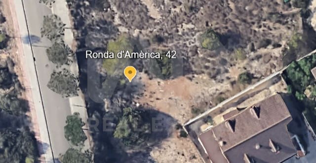 Ubebygd land til salgs i Barcelona by - € 430 000 (Ref: 9987614)