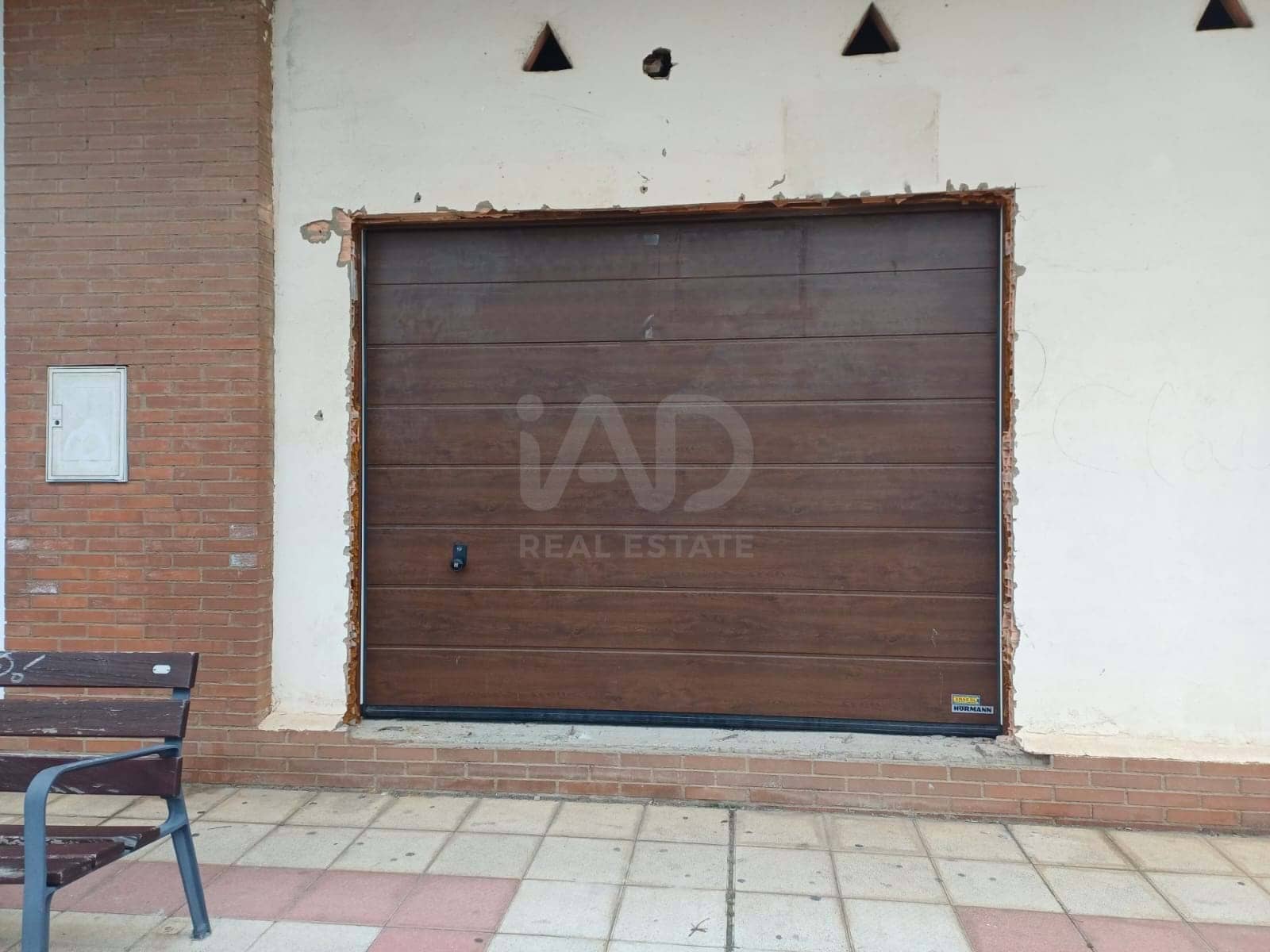 Kommersiell till salu i Leon stad - 130 000 € (Ref: 9987617)