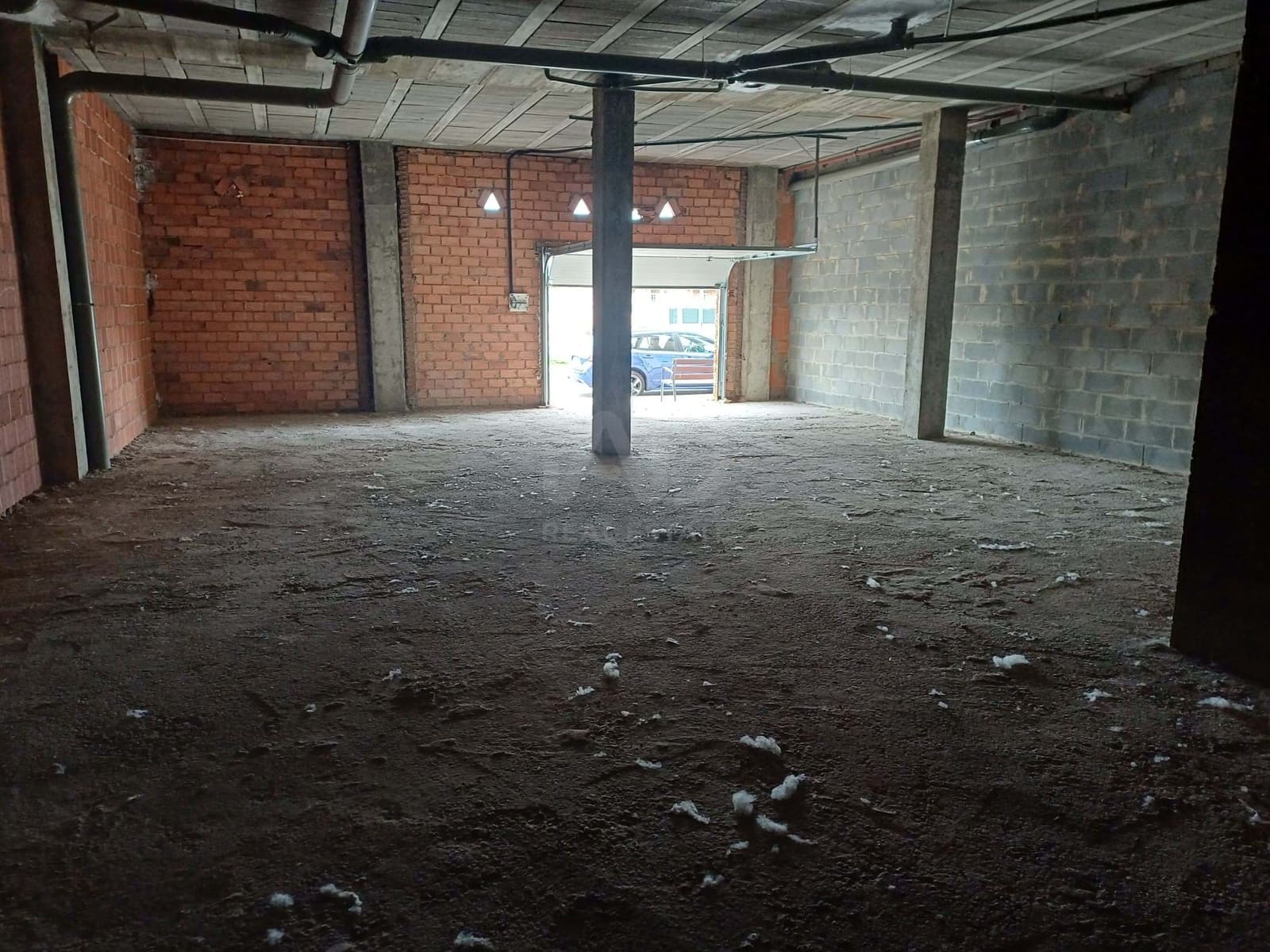 Kommersiell till salu i Leon stad - 130 000 € (Ref: 9987617)