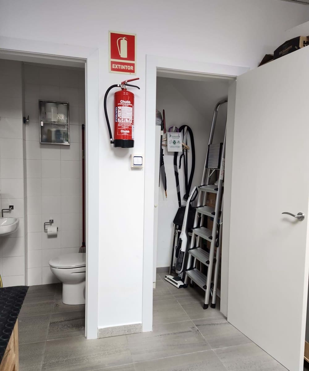 Kommersiell till salu i Barcelona stad - 155 000 € (Ref: 9987618)