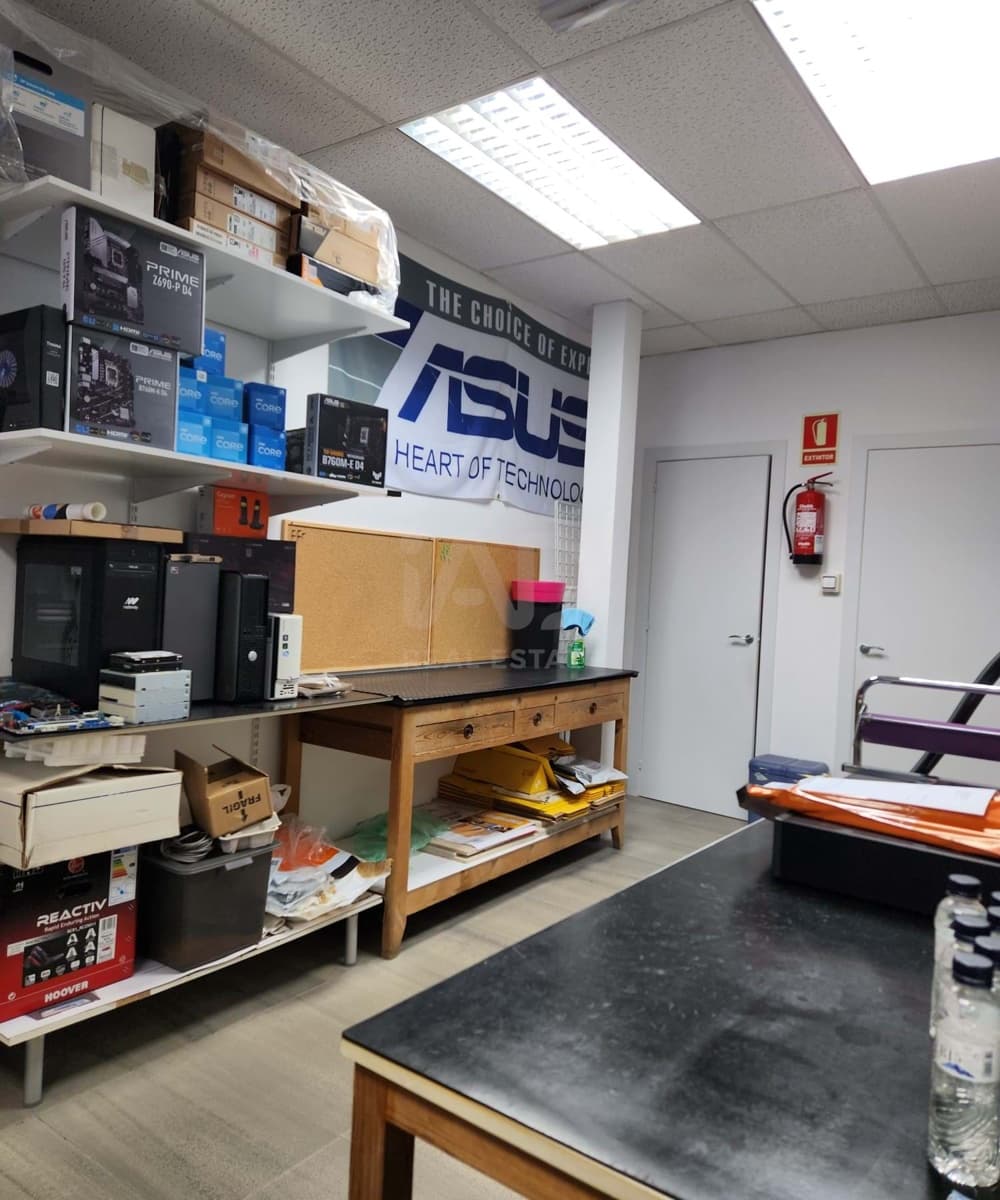 Kommersiell till salu i Barcelona stad - 155 000 € (Ref: 9987618)