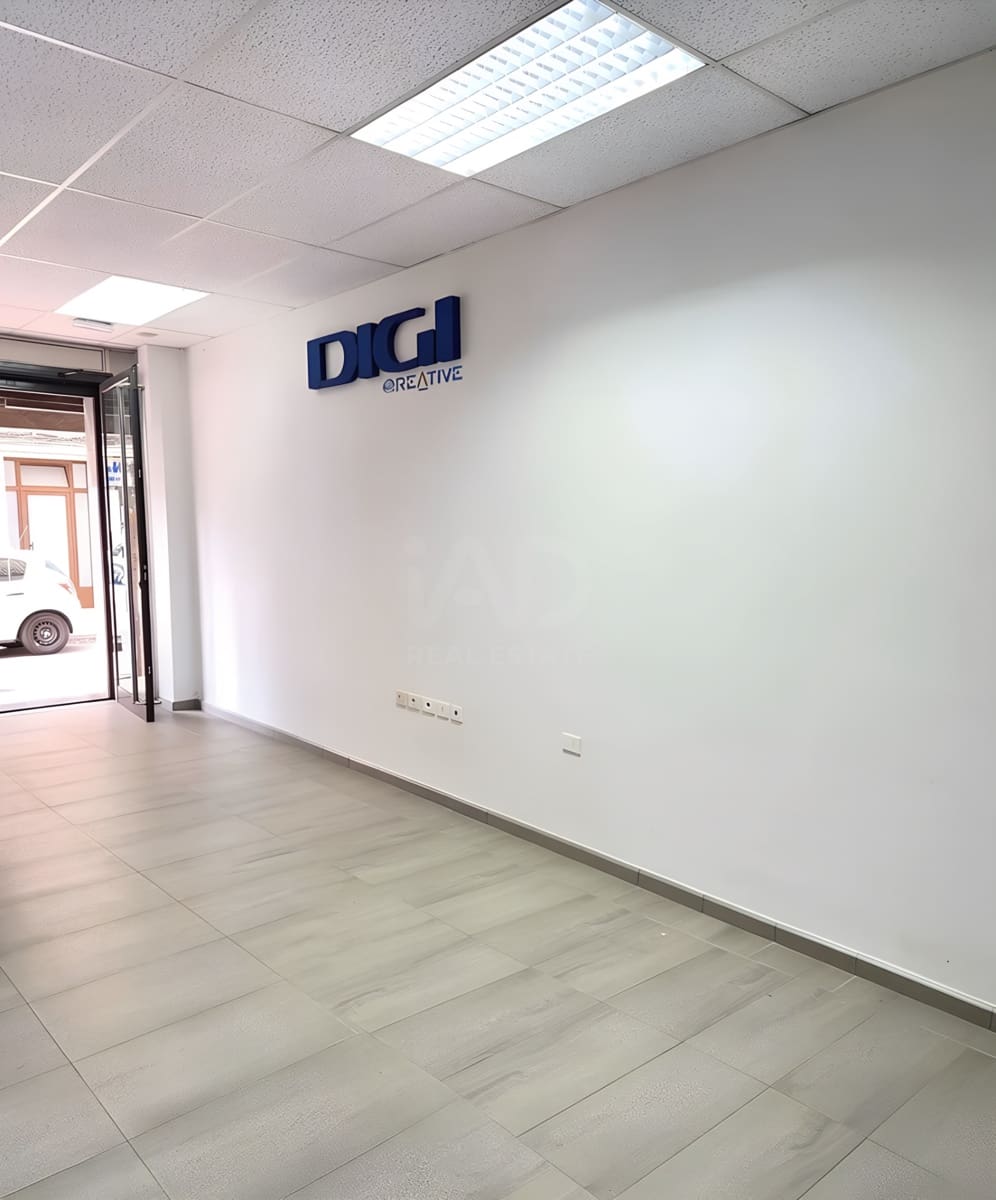 Kommersiell till salu i Barcelona stad - 155 000 € (Ref: 9987618)