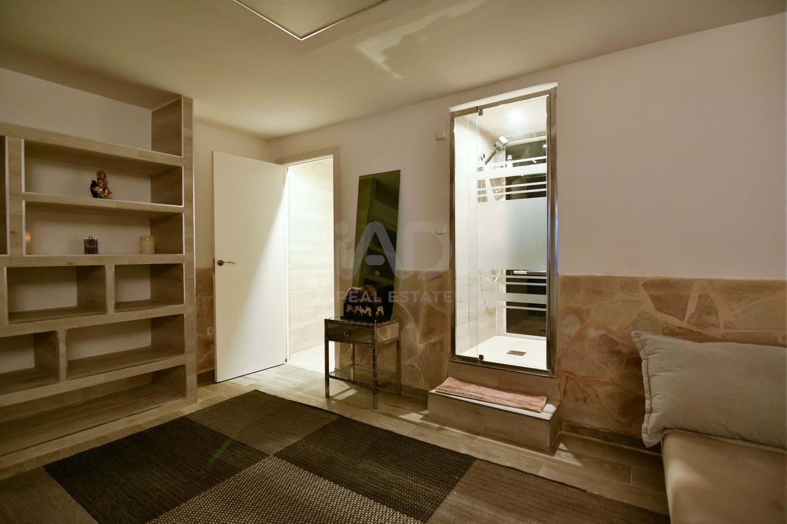 Local Comercial de 6 habitaciones en Ibiza / Eivissa ciudad en venta - 1.200.000 € (Ref: 9987621)