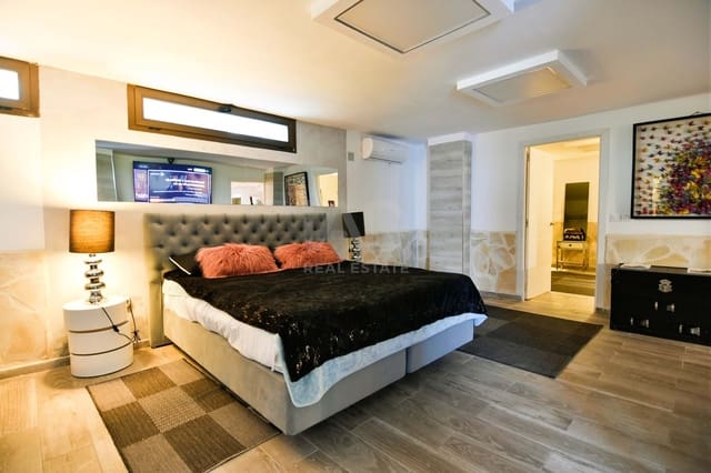 Local Comercial de 6 habitaciones en Ibiza / Eivissa ciudad en venta - 1.200.000 € (Ref: 9987621)