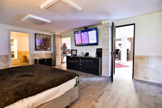 Local Comercial de 6 habitaciones en Ibiza / Eivissa ciudad en venta - 1.200.000 € (Ref: 9987621)