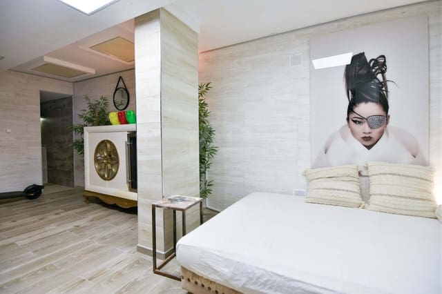 Local Comercial de 6 habitaciones en Ibiza / Eivissa ciudad en venta - 1.200.000 € (Ref: 9987621)
