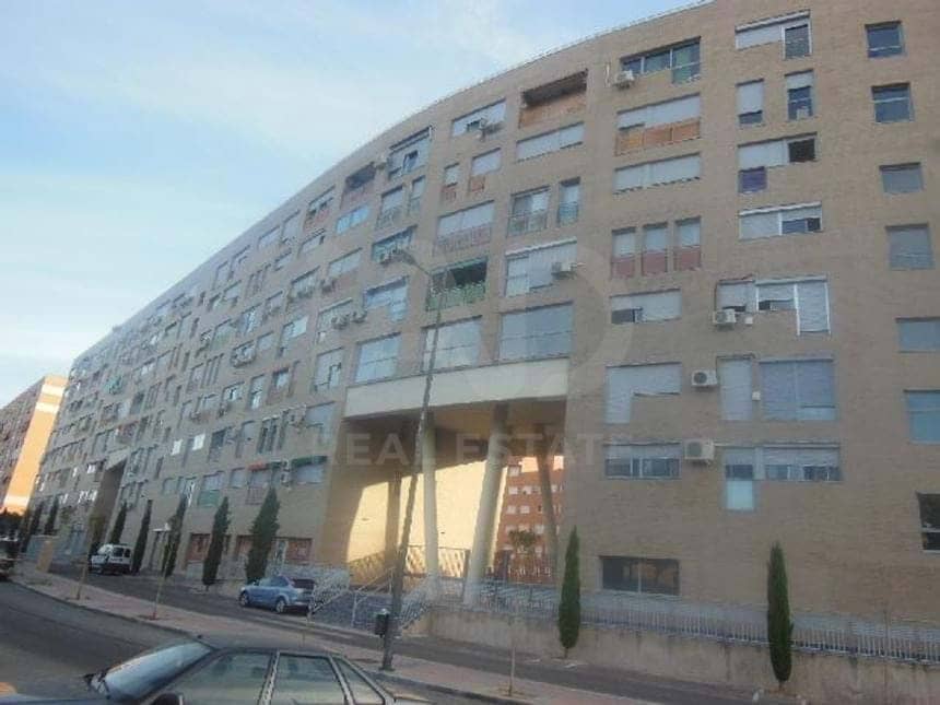 3 makuuhuone Kaupallinen myytävänä paikassa Madrid kaupunki - 260 000 € (Ref: 9987627)