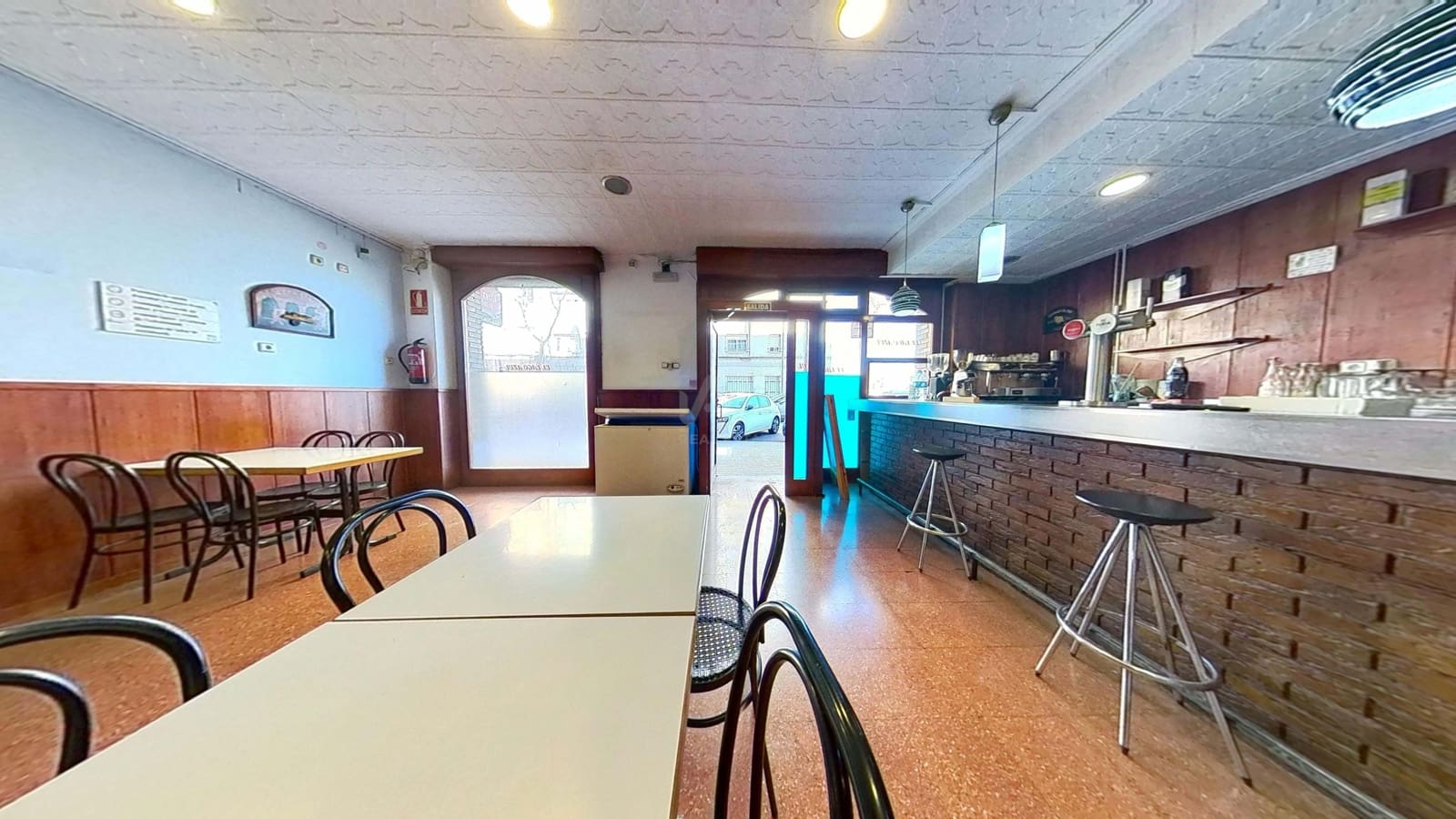 Commercieel te koop in Barcelona stad - € 207.260 (Ref: 9987628)