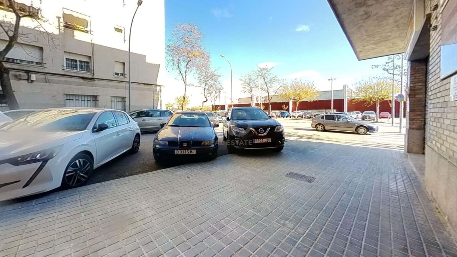 Commercieel te koop in Barcelona stad - € 207.260 (Ref: 9987628)