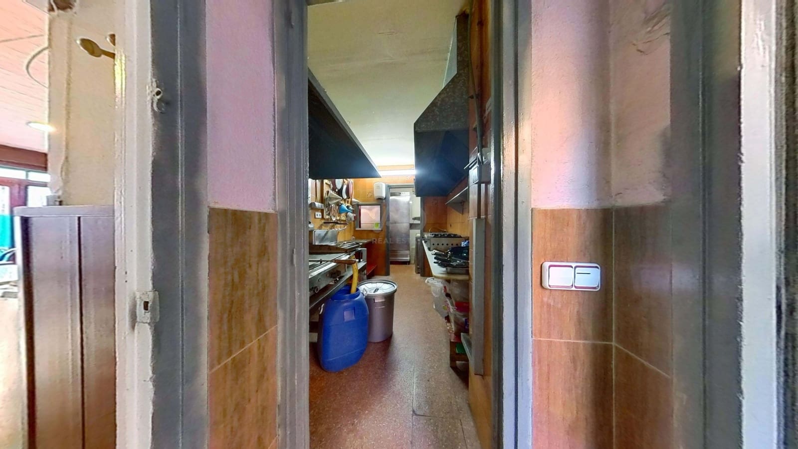 Commercieel te koop in Barcelona stad - € 207.260 (Ref: 9987628)