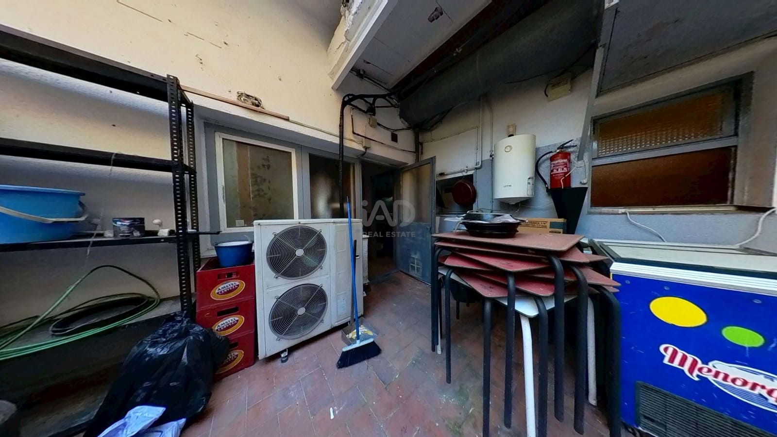 Commercieel te koop in Barcelona stad - € 207.260 (Ref: 9987628)