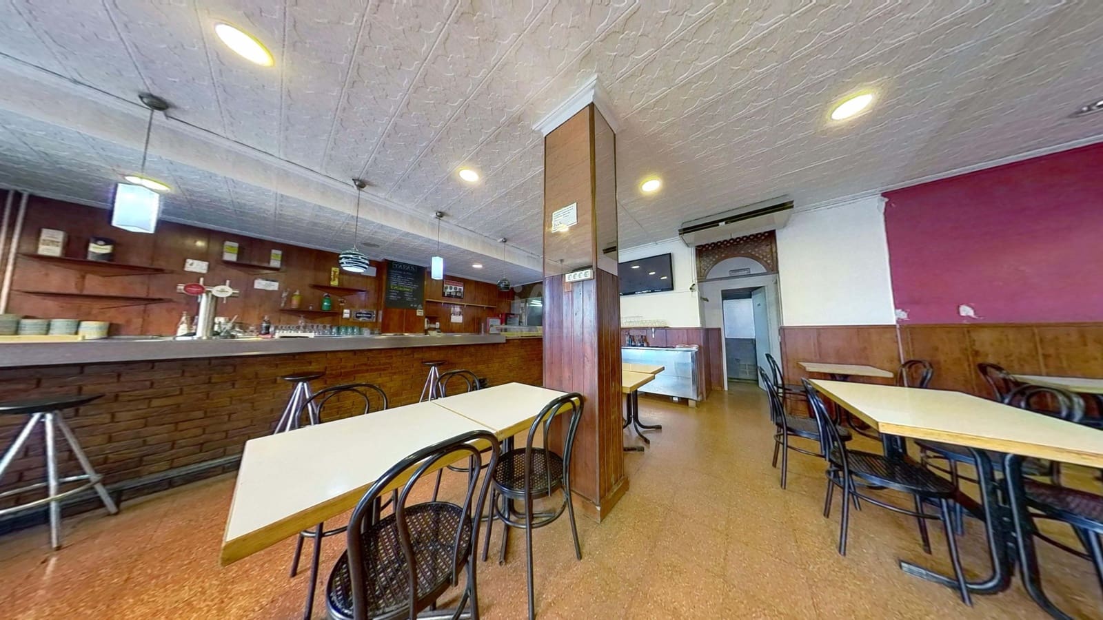 Commercieel te koop in Barcelona stad - € 207.260 (Ref: 9987628)