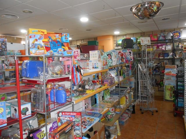 Comercial para venda em Girona cidade - 340 000 € (Ref: 9987630)