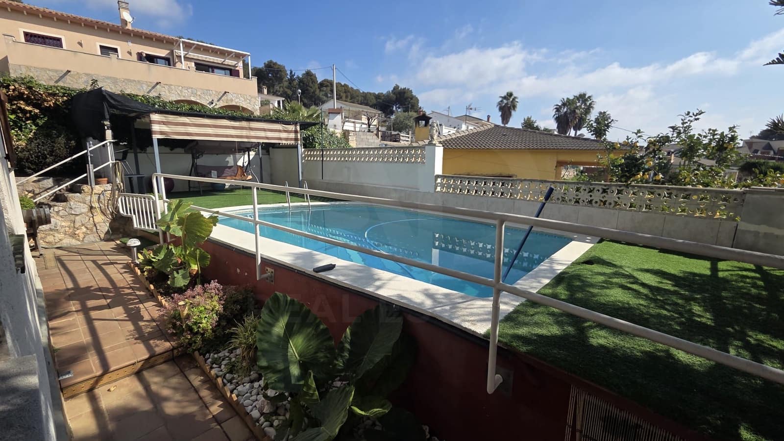 6 bedroom Villa for sale in Bellvei with pool garage - € 379,900 (Ref: 9987631)