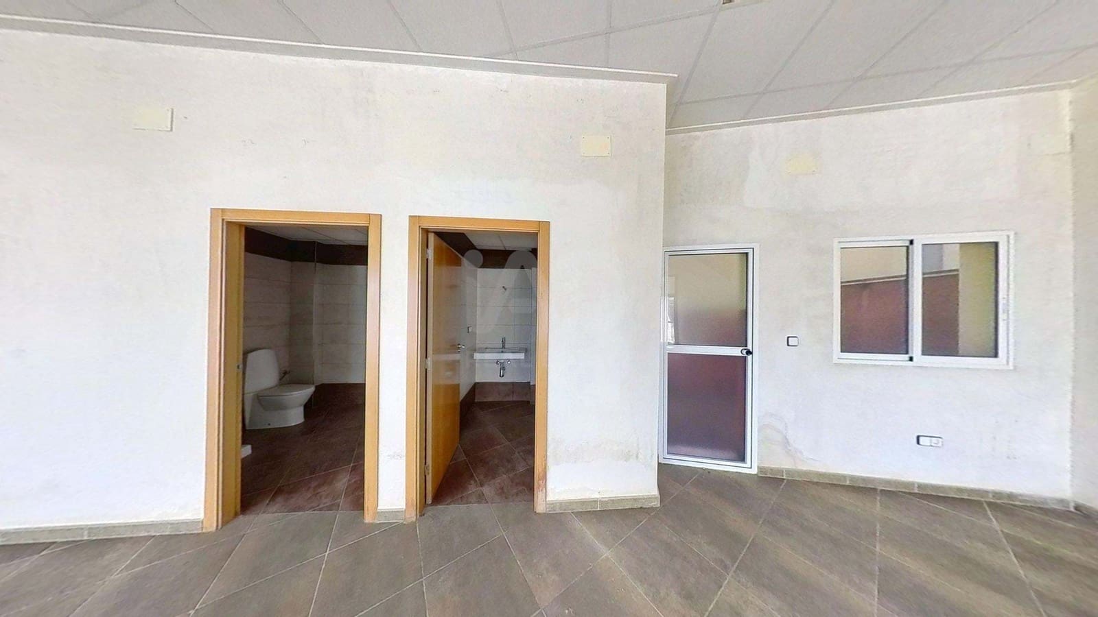 1 soveværelse Erhverv til leje i Alicante by - € 700 (Ref: 9987633)
