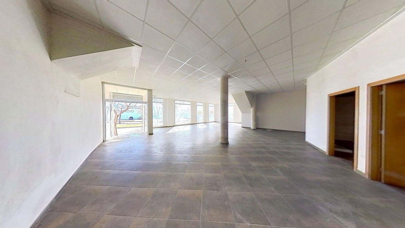 1 soveværelse Erhverv til leje i Alicante by - € 700 (Ref: 9987633)