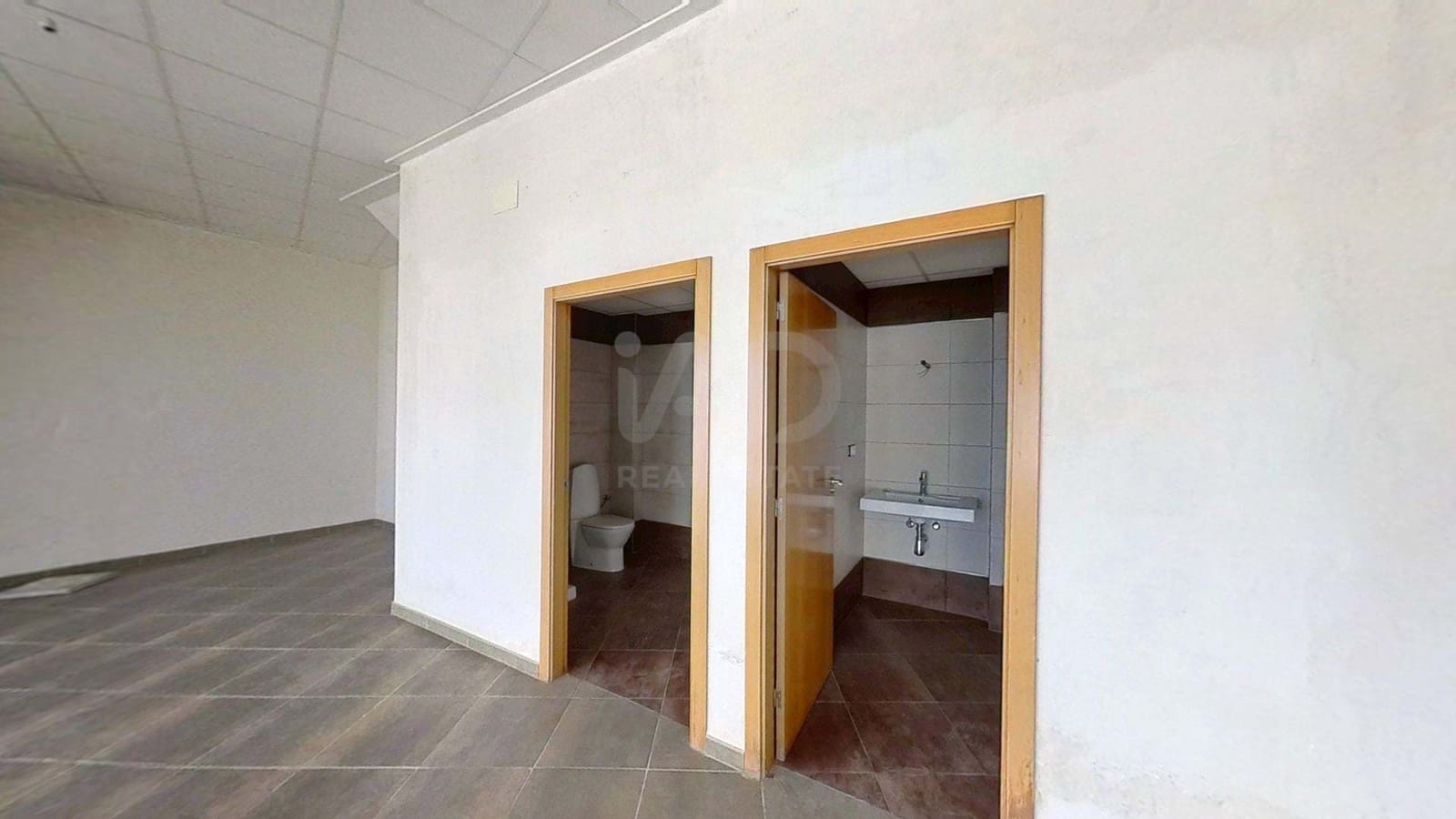 1 soveværelse Erhverv til leje i Alicante by - € 700 (Ref: 9987633)