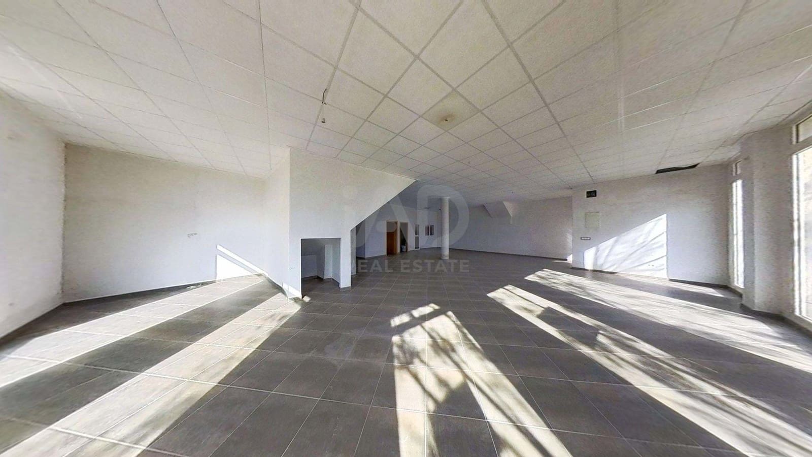 1 soveværelse Erhverv til leje i Alicante by - € 700 (Ref: 9987633)