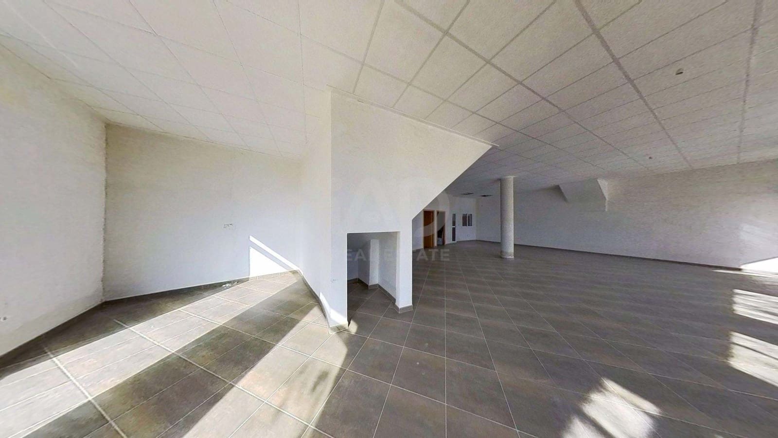 1 soveværelse Erhverv til leje i Alicante by - € 700 (Ref: 9987633)