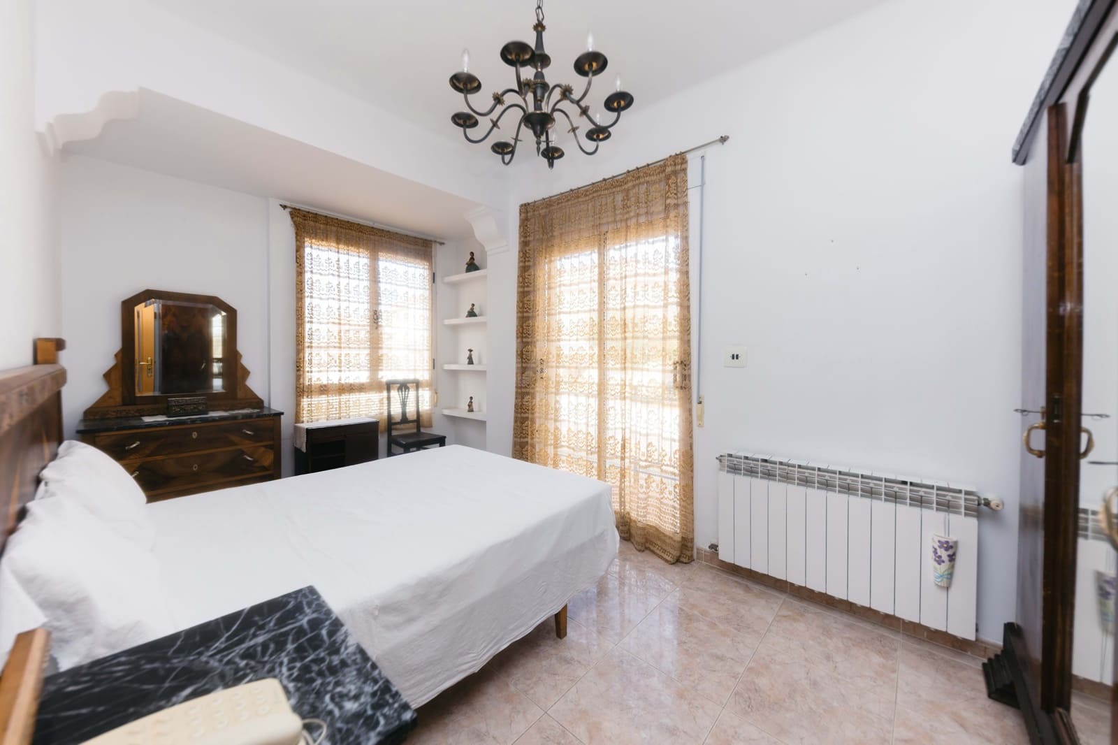 Kommersiell till salu i Tarragona stad med garage - 950 000 € (Ref: 9987635)