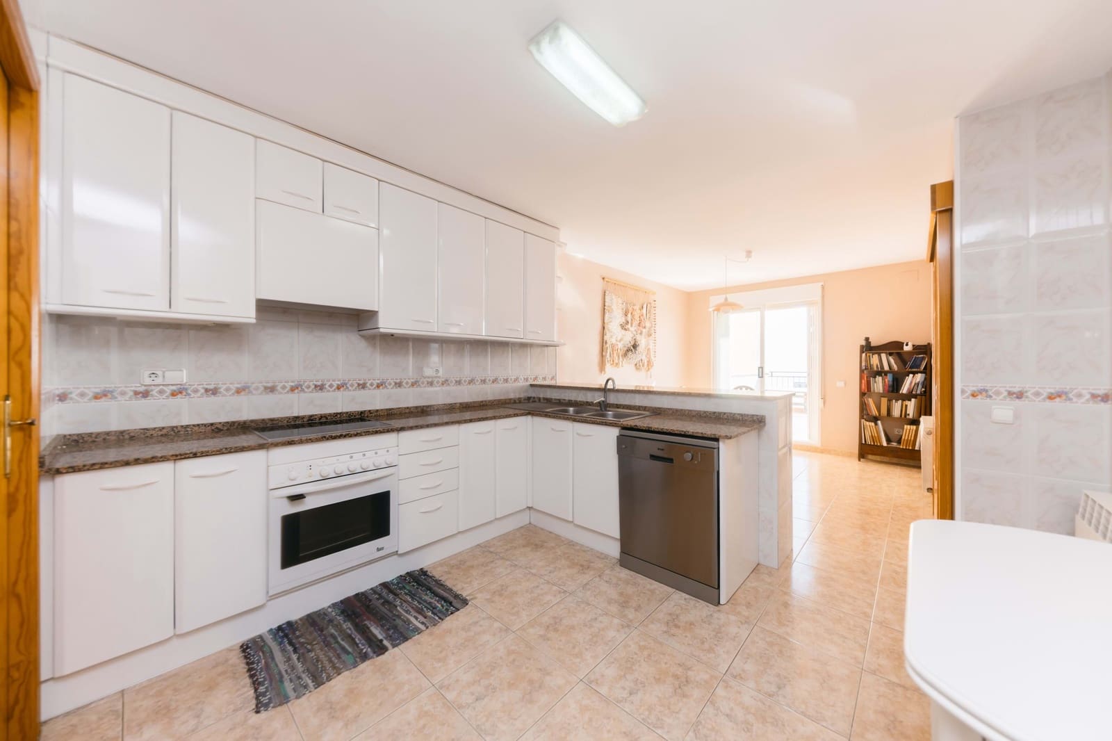 Kommersiell till salu i Tarragona stad med garage - 950 000 € (Ref: 9987635)