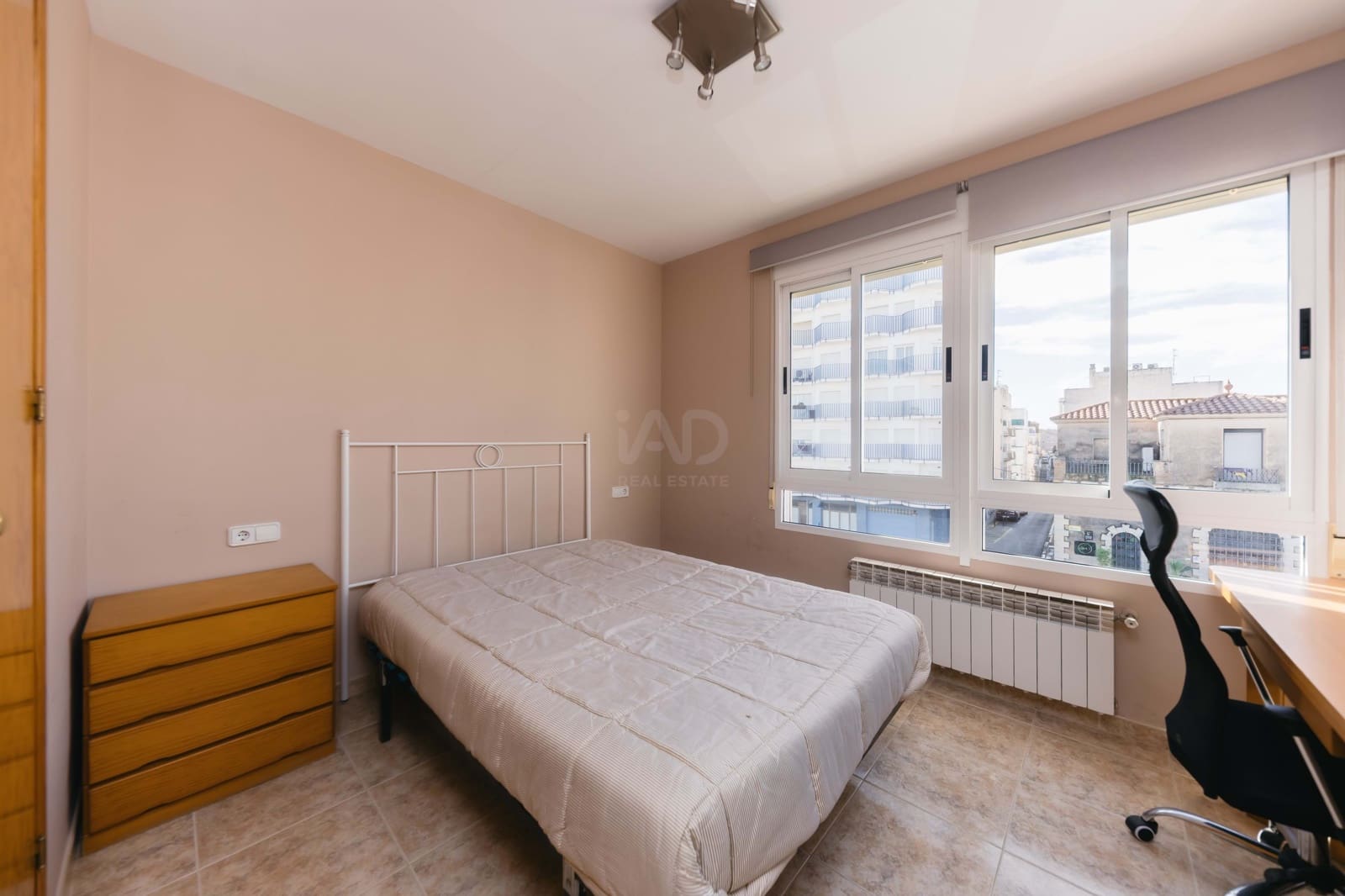 Kommersiell till salu i Tarragona stad med garage - 950 000 € (Ref: 9987635)