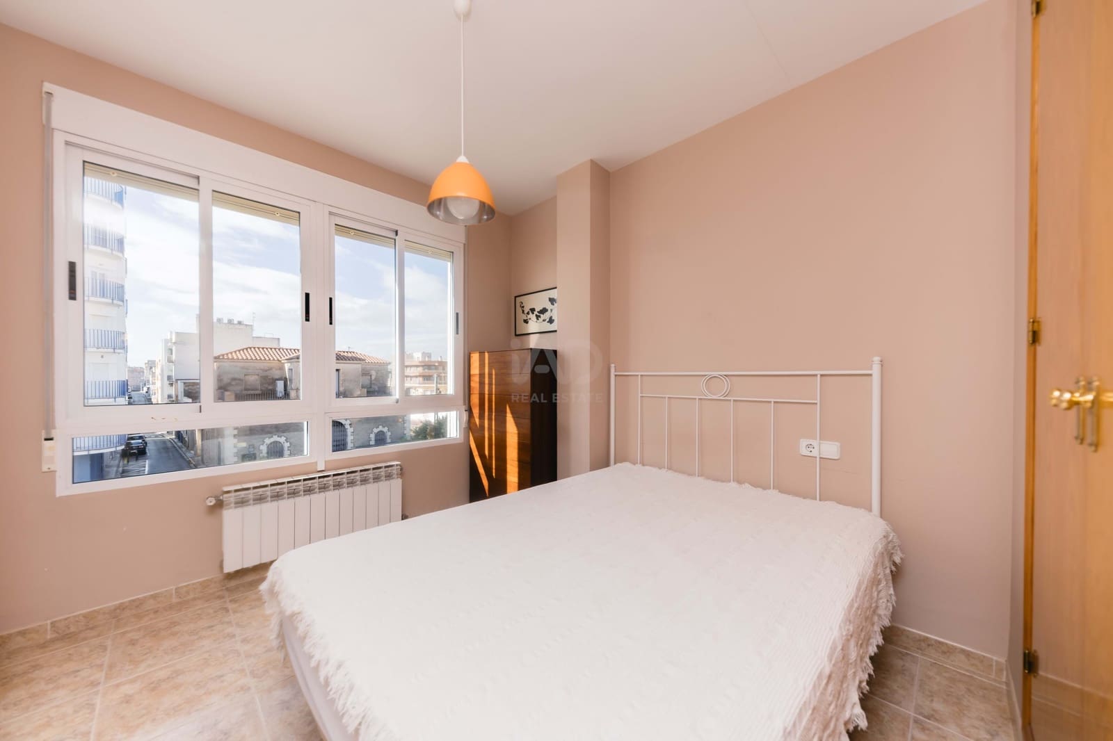Kommersiell till salu i Tarragona stad med garage - 950 000 € (Ref: 9987635)
