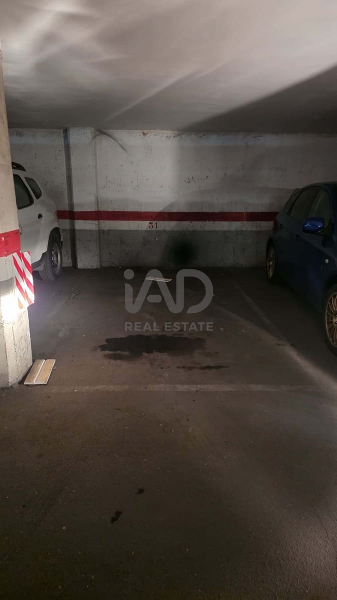 Garage till salu i Barcelona stad - 9 500 € (Ref: 9987638)