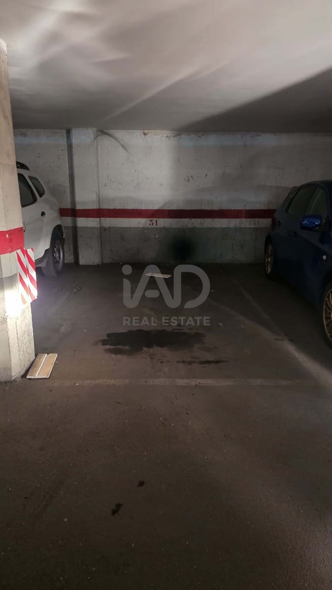 Garage till salu i Barcelona stad - 9 500 € (Ref: 9987638)