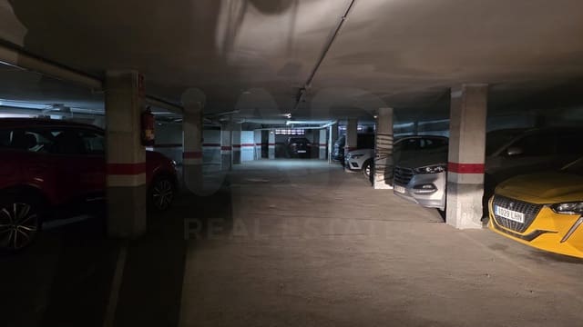 Garage till salu i Barcelona stad - 9 500 € (Ref: 9987638)