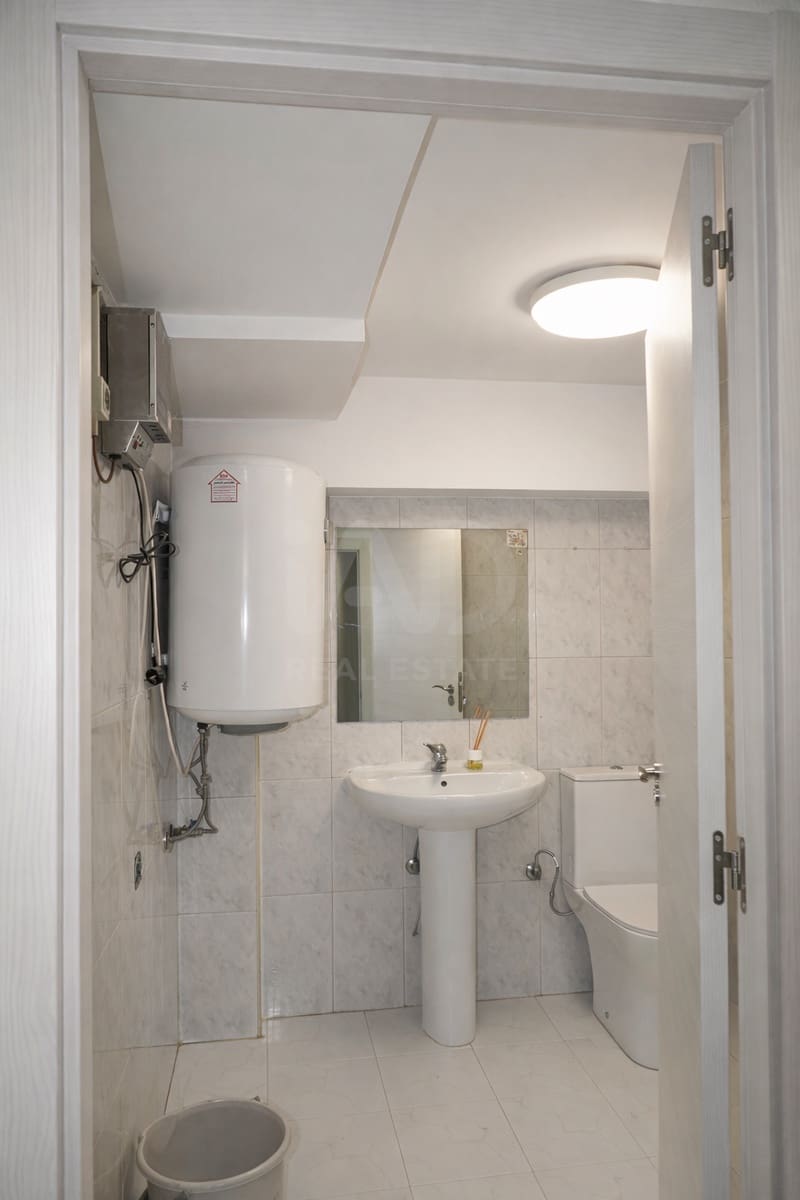 Kommersiell til leie i Leon by - € 1 700 (Ref: 9987639)