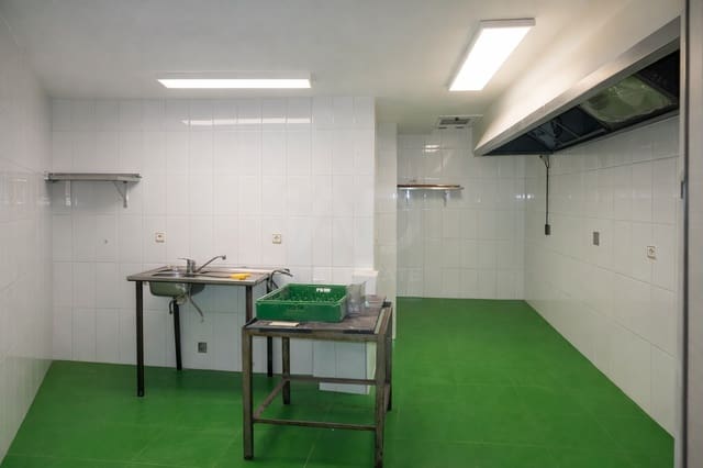 Erhverv til leje i León by - € 1.700 (Ref: 9987639)