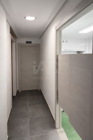 Erhverv til leje i León by - € 1.700 (Ref: 9987639)