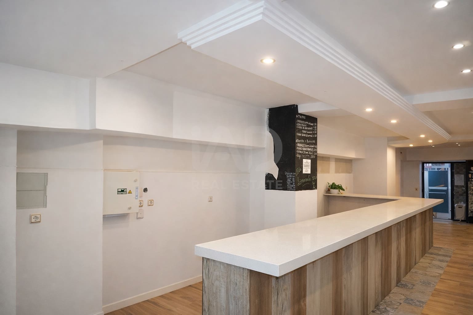 Kommersiell til leie i Leon by - € 1 700 (Ref: 9987639)