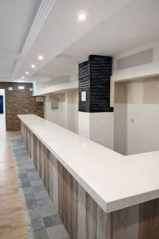Local Comercial en León ciudad en alquiler - 1.500 € (Ref: 9987639)
