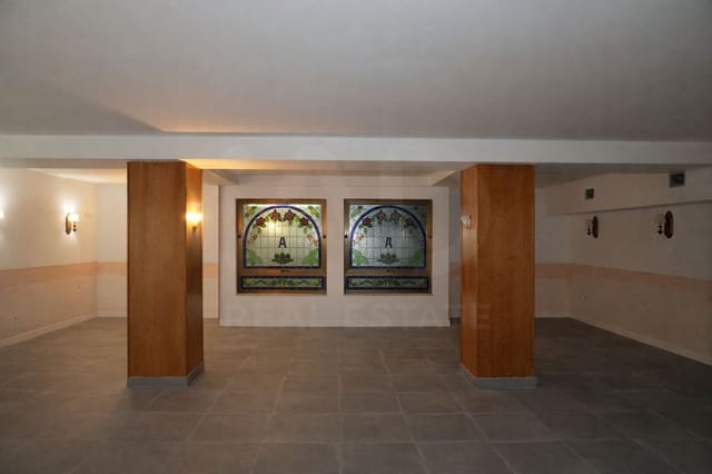 Local Comercial en León ciudad en alquiler - 1.500 € (Ref: 9987639)