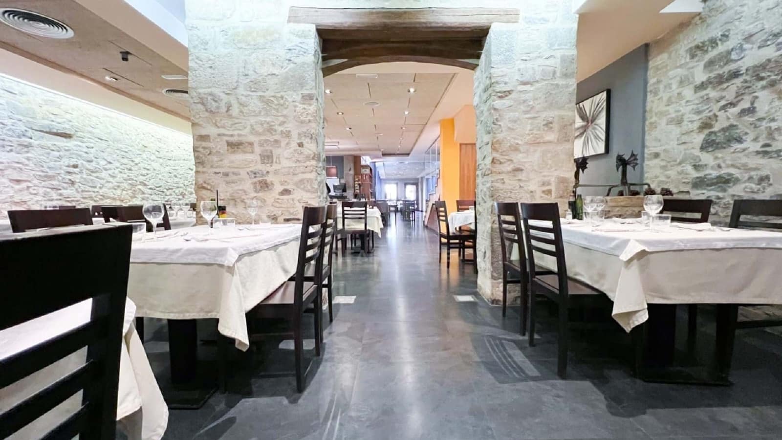 Kaupallinen myytävänä paikassa Tarragona kaupunki - 440 000 € (Ref: 9987640)