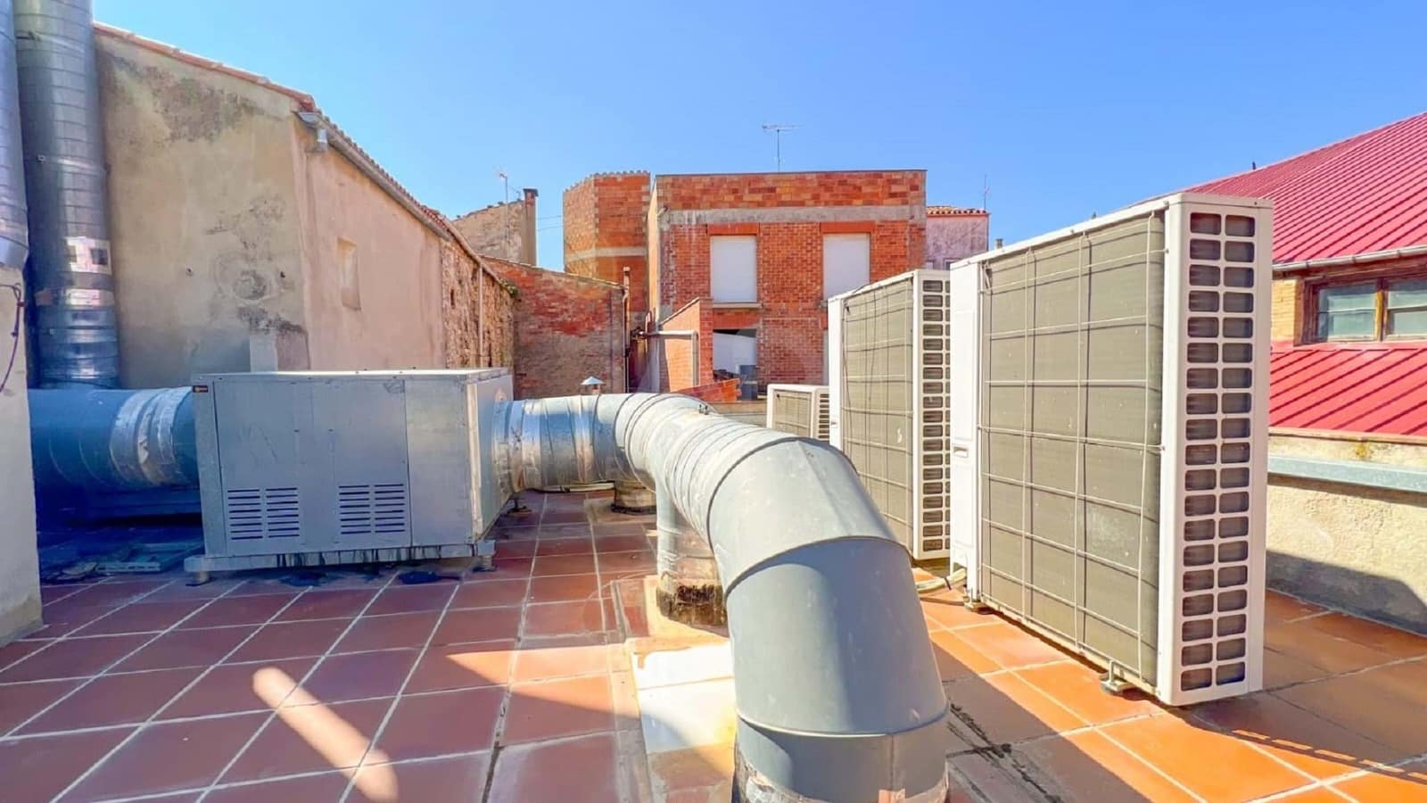 Kaupallinen myytävänä paikassa Tarragona kaupunki - 440 000 € (Ref: 9987640)