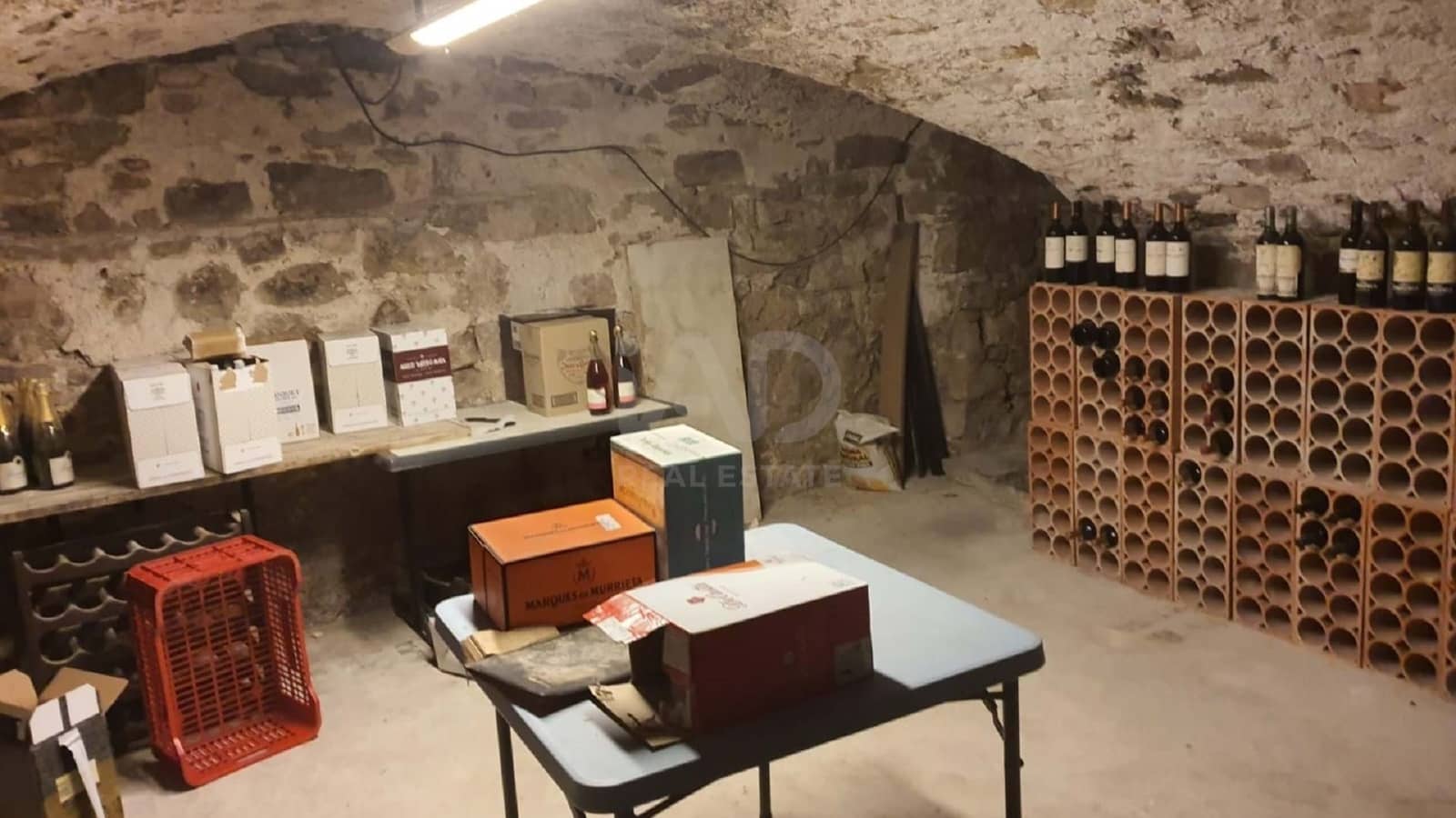 Kaupallinen myytävänä paikassa Tarragona kaupunki - 440 000 € (Ref: 9987640)